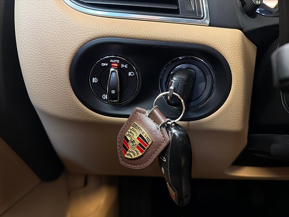 Porsche Macan 28 of 30