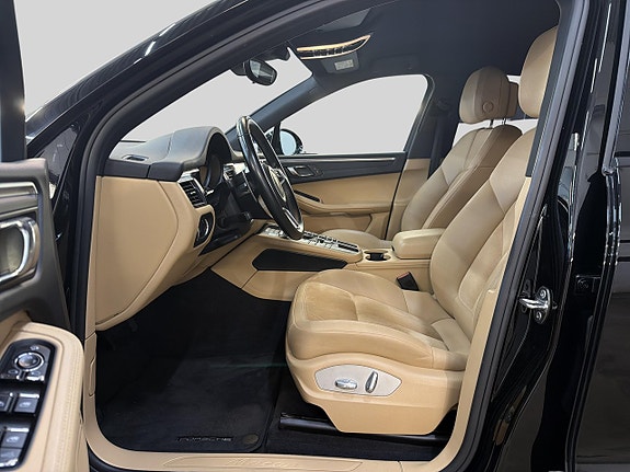 Porsche Macan 8 of 30