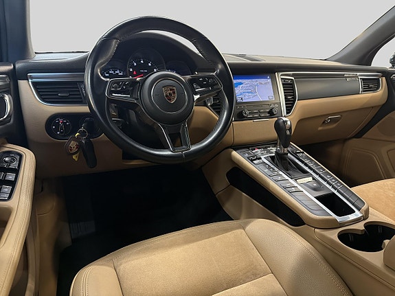 Porsche Macan 10 of 30