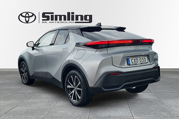 Toyota C-HR 2 of 5