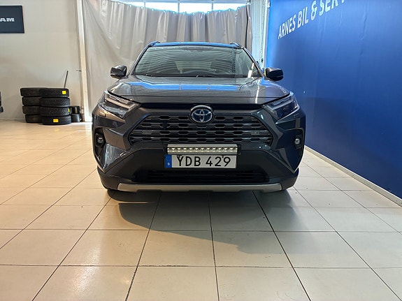 Toyota RAV4 2 of 5
