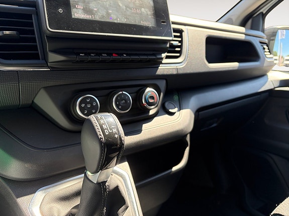 Nissan Primastar 12 of 15