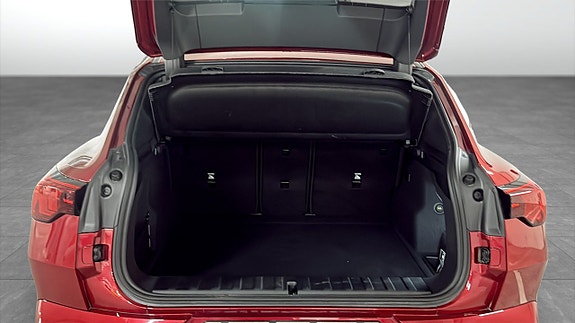 BMW iX2 10 of 12