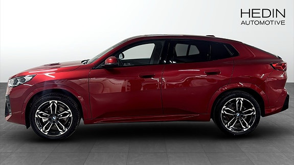 BMW iX2 6 of 12