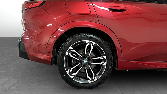 BMW iX2 9 of 12