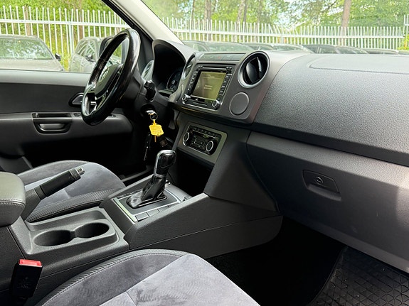 Volkswagen Amarok 11 of 16