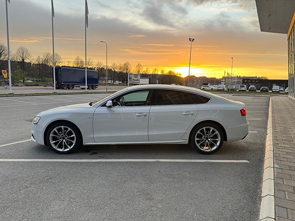 Audi A5 4 of 5