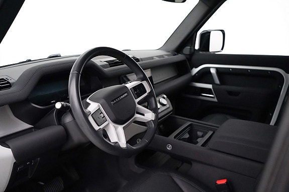 Land Rover Defender 110 5 of 5
