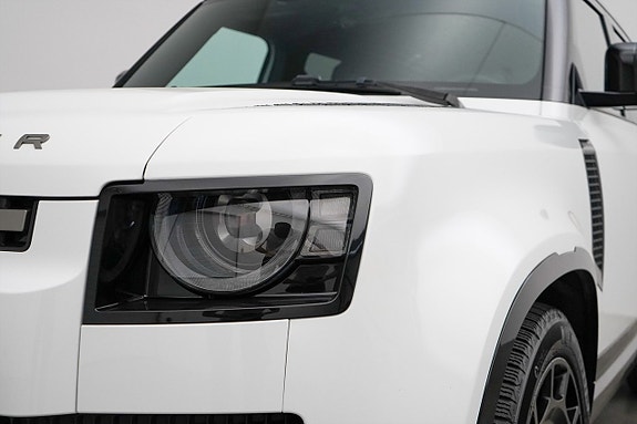 Land Rover Defender 110 22 of 23