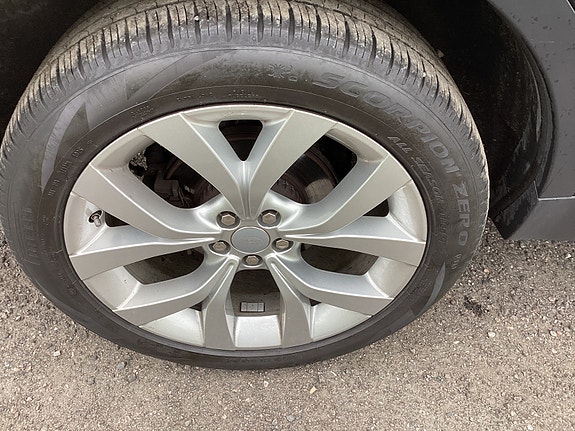 Land Rover Discovery Sport 12 of 17