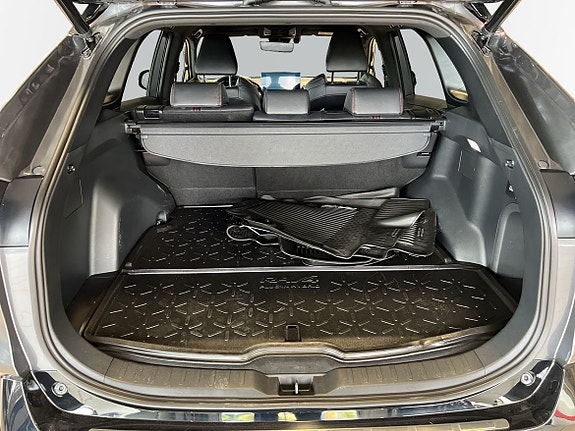 Toyota RAV4 Plug-in Hybrid 10 of 24