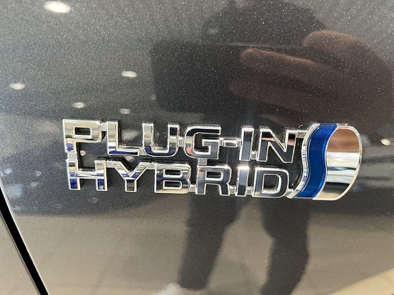 Toyota RAV4 Plug-in Hybrid 22 of 24