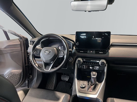 Toyota RAV4 Plug-in Hybrid 8 of 24