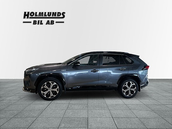 Toyota RAV4 Plug-in Hybrid 3 of 24