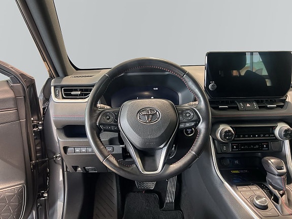 Toyota RAV4 Plug-in Hybrid 9 of 24