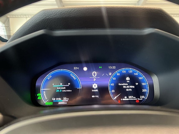 Toyota RAV4 Plug-in Hybrid 14 of 24