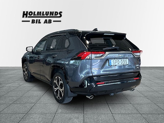 Toyota RAV4 Plug-in Hybrid 2 of 24