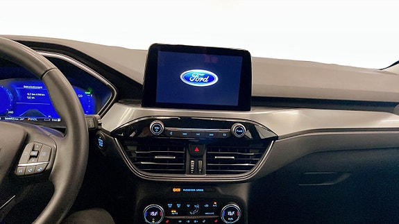 Ford Kuga 12 of 19