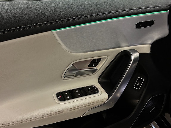Mercedes-Benz CLA250 e 15 of 26