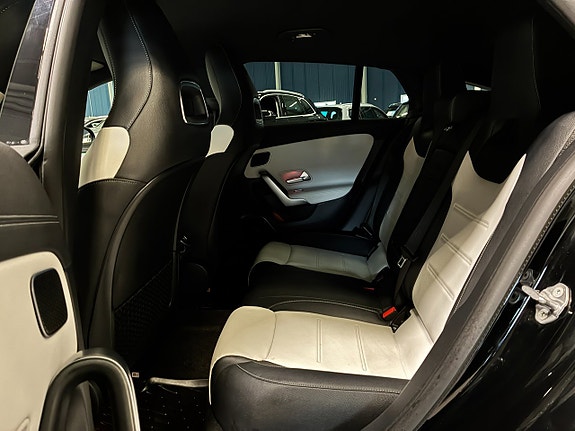 Mercedes-Benz CLA250 e 16 of 26