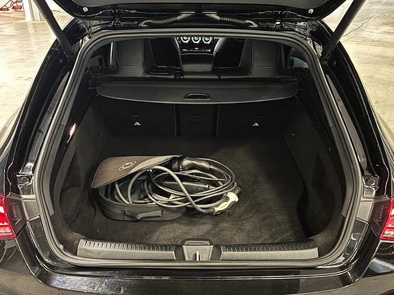 Mercedes-Benz CLA250 e 10 of 26