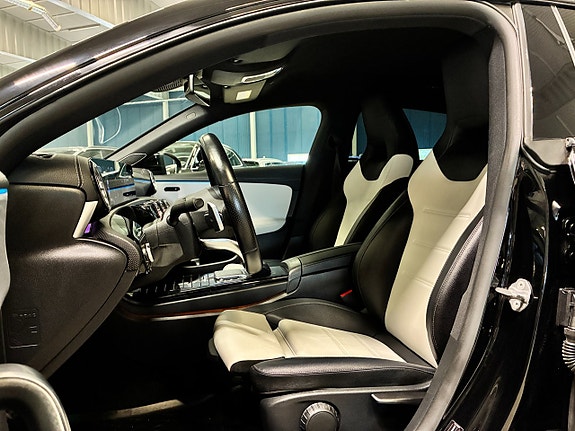 Mercedes-Benz CLA250 e 13 of 26
