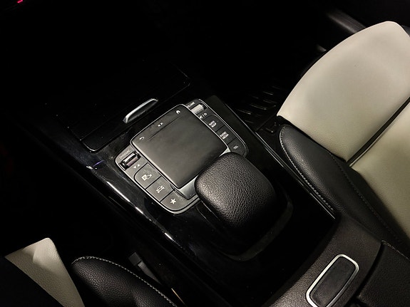 Mercedes-Benz CLA250 e 23 of 26