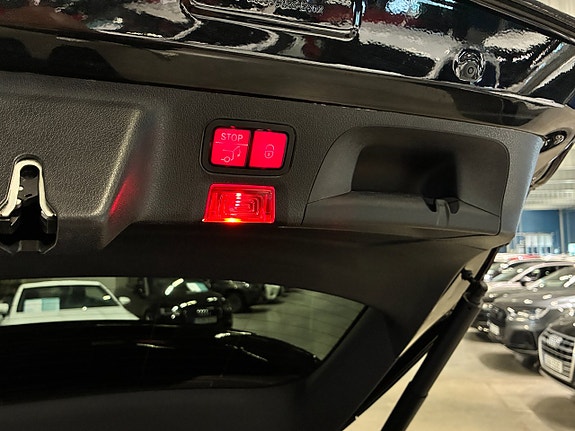 Mercedes-Benz CLA250 e 11 of 26