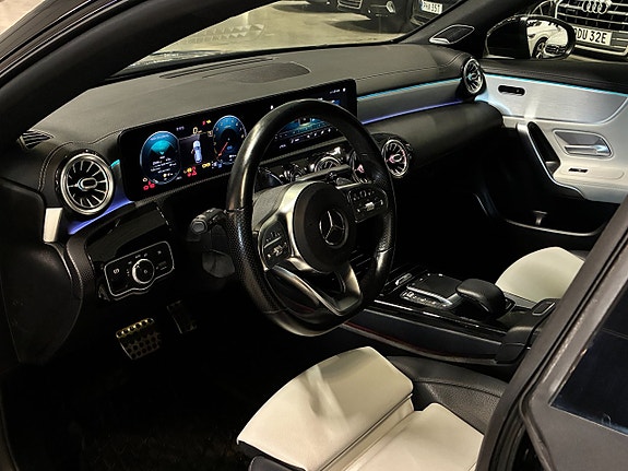 Mercedes-Benz CLA250 e 14 of 26