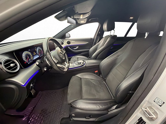 Mercedes-Benz E200 13 of 30