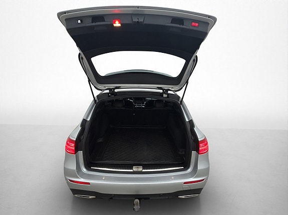 Mercedes-Benz E200 29 of 30