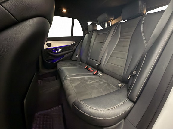 Mercedes-Benz E200 28 of 30
