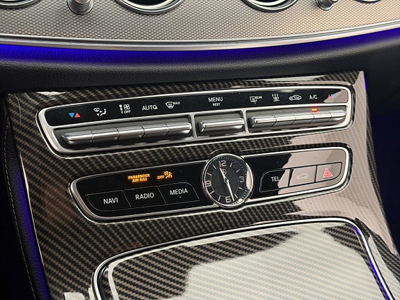 Mercedes-Benz E200 24 of 30