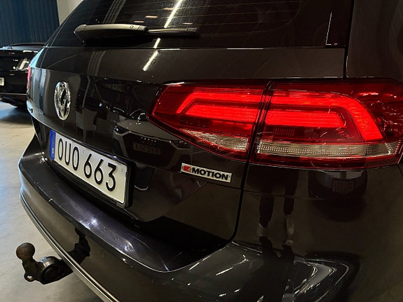 Volkswagen Passat Alltrack 12 of 28