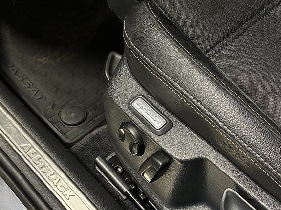 Volkswagen Passat Alltrack 15 of 28
