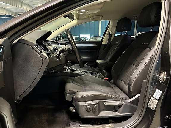 Volkswagen Passat Alltrack 14 of 28