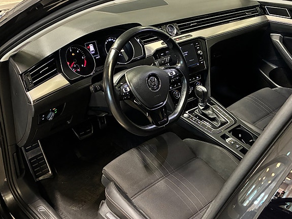 Volkswagen Passat Alltrack 17 of 28