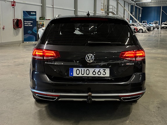 Volkswagen Passat Alltrack 4 of 5