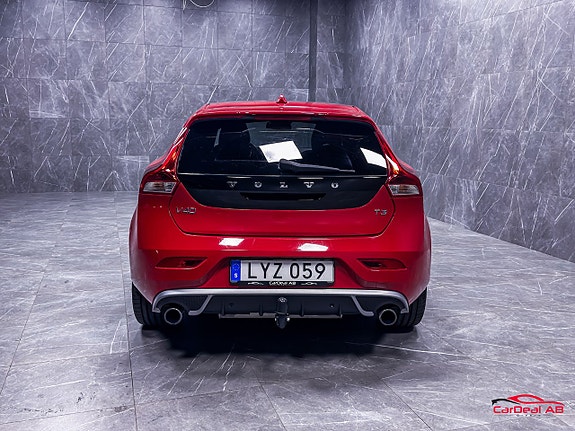 Volvo V40 6 of 28
