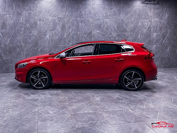 Volvo V40 8 of 28