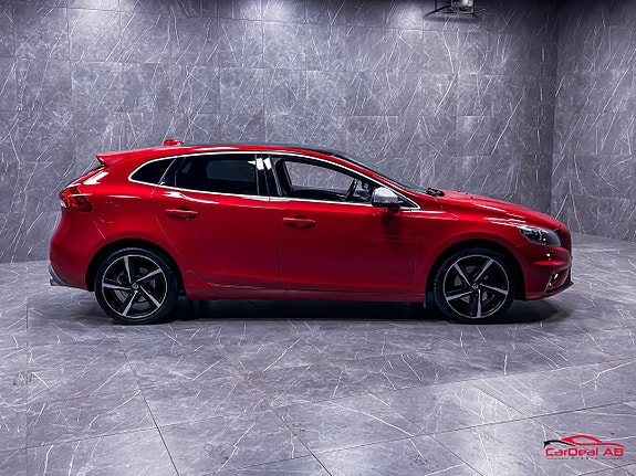 Volvo V40 4 of 5