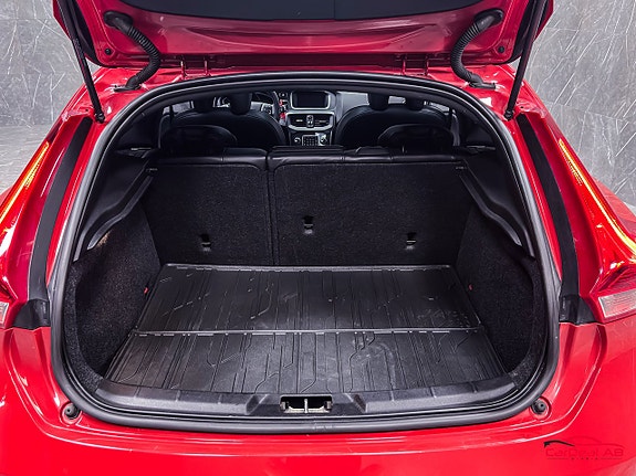 Volvo V40 27 of 28