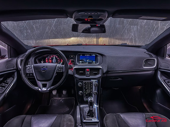 Volvo V40 13 of 28