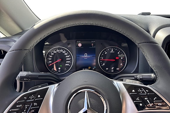 Mercedes-Benz Vito 108 11 of 15