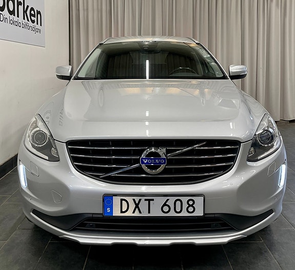 Volvo XC60 4 of 5