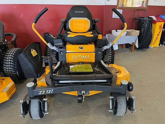 Cub Cadet Åkgräsklippare, ratt och spakstyrda 3 of 15