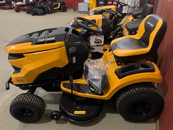 Cub Cadet Åkgräsklippare, ratt och spakstyrda 10 of 15