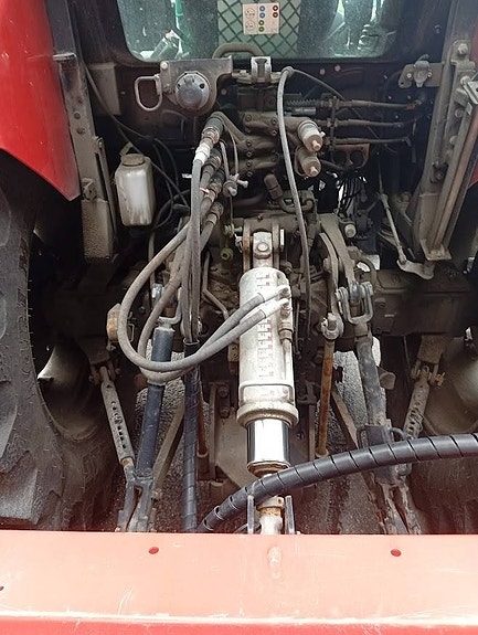 Case IH Farmall 90A 4 of 5