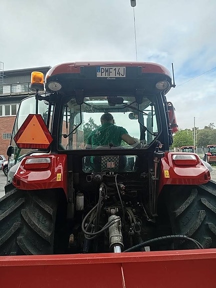 Case IH Farmall 90A 5 of 5