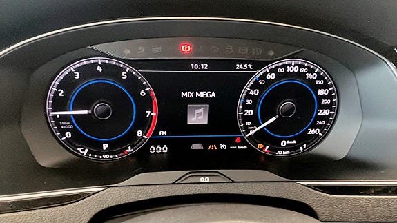 Volkswagen Passat 13 of 15